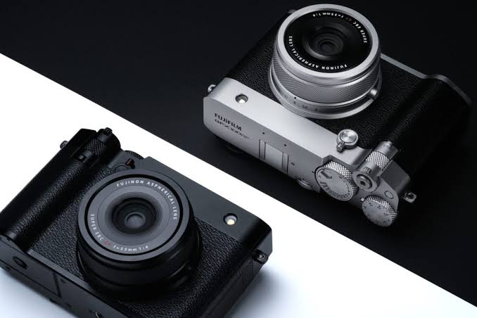 FUJIFILM GFX 100RF